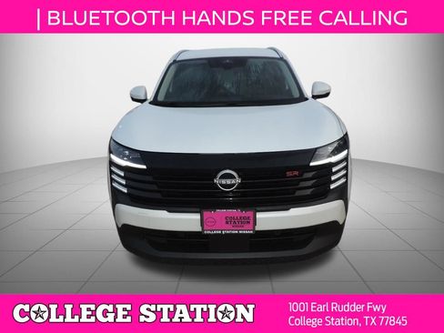 Used 2025 Nissan Kicks SR FWD image 9