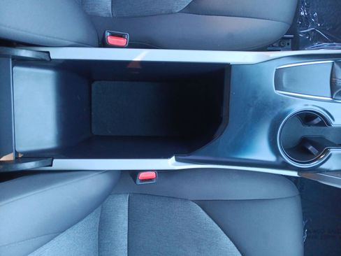 Used 2018 Toyota Camry L image 27