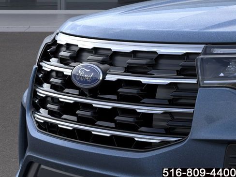 Used 2025 Ford Explorer Active AWD/4WD image 18