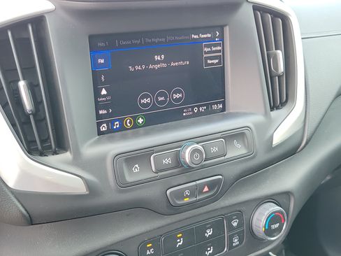 Used 2024 GMC Terrain SLE FWD image 23