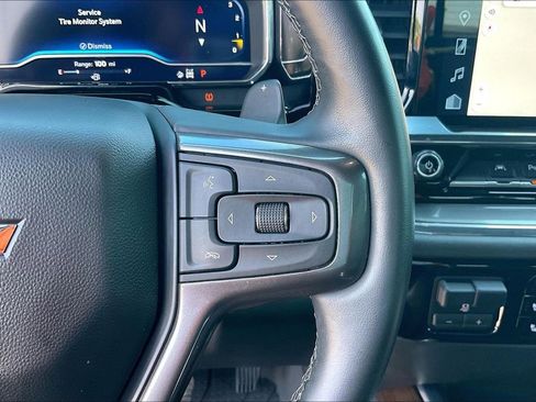 Used 2023 Chevrolet Silverado 1500 High Country w/ High Country Premium Package AWD/4WD image 15