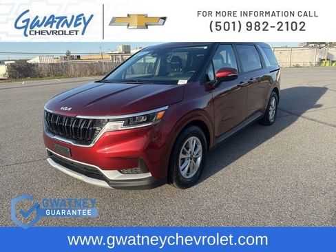 Used 2024 Kia Carnival LX image 1