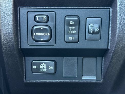 Used 2015 Toyota Tundra SR5 w/ SR5 Upgrade Package RWD image 40