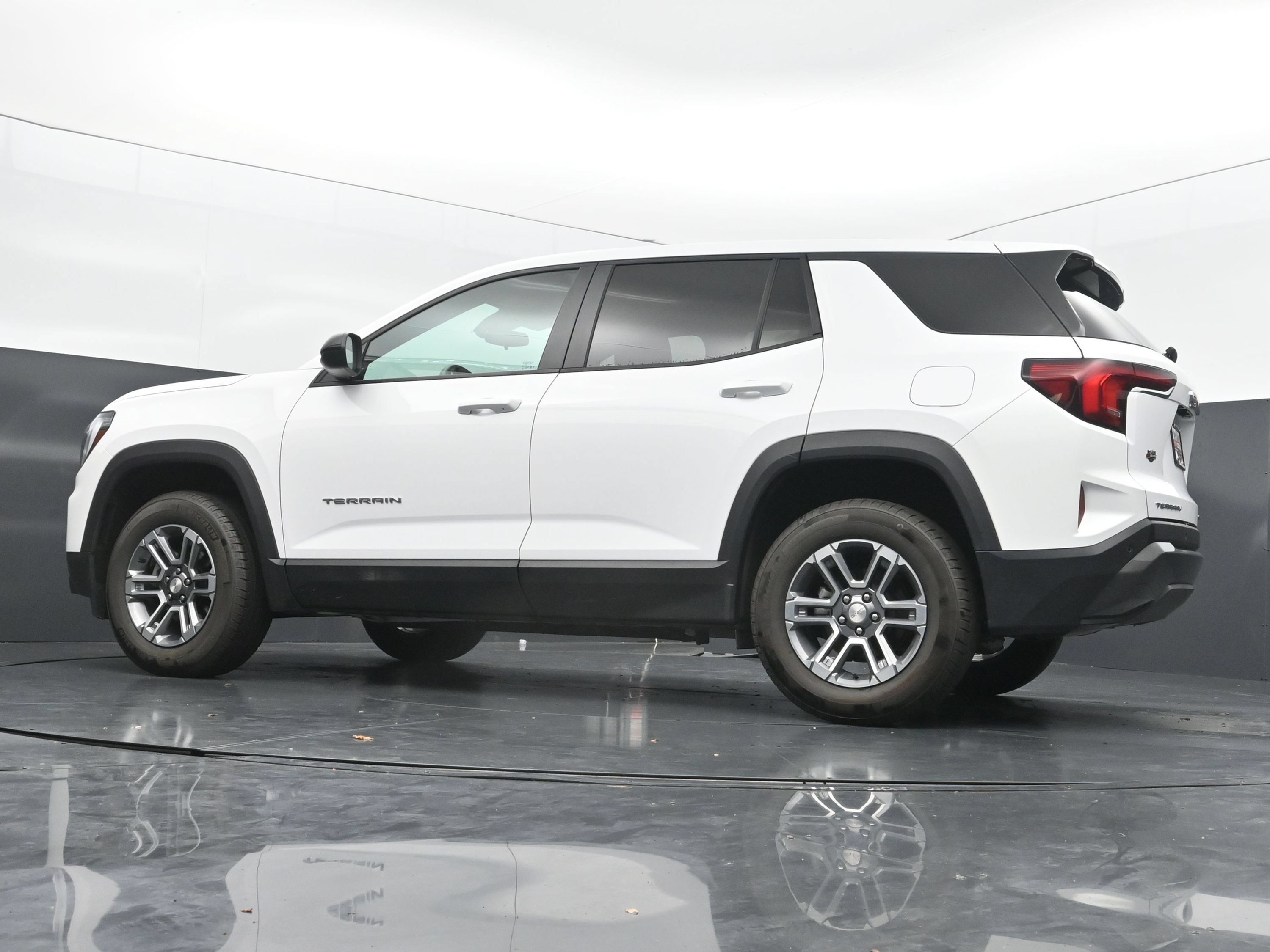 Used 2026 GMC Terrain Elevation FWD image 37