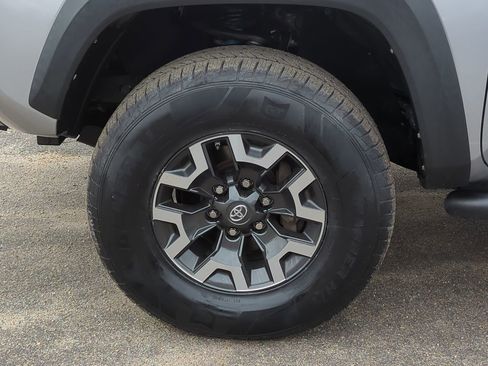 Used 2019 Toyota Tacoma TRD Off-Road image 11