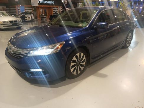 Used 2017 Honda Accord Touring image 7