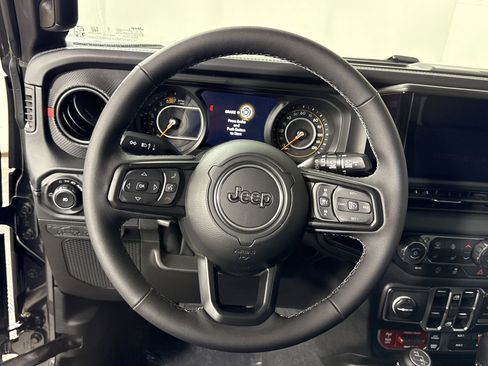 New 2026 Jeep Wrangler Unlimited Rubicon w/ Technology Group image 16