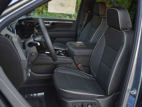 New 2026 Chevrolet Suburban Premier w/ Sun And Tow Package image 8