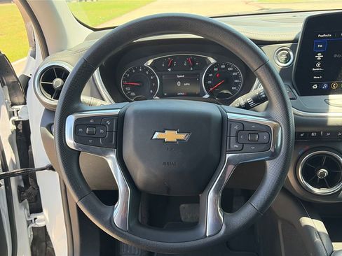 Used 2025 Chevrolet Blazer LT FWD image 16