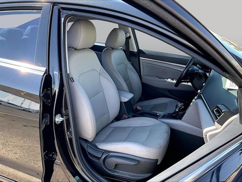Used 2020 Hyundai Elantra Limited FWD image 7