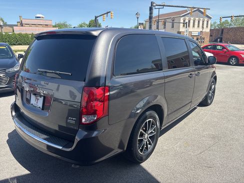 Used 2019 Dodge Grand Caravan GT FWD image 5