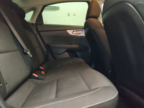 Used 2023 Kia Forte LXS w/ LXS Technology Package FWD image 19