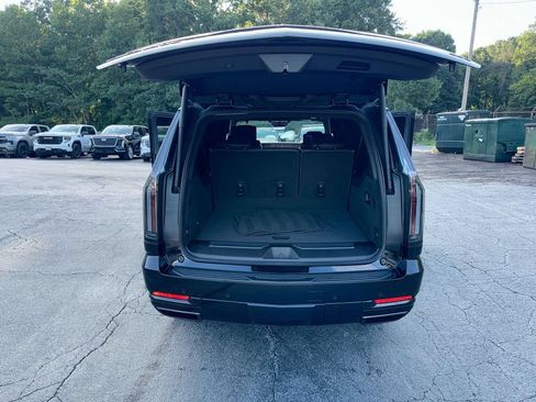 Used 2025 Cadillac Escalade ESV Sport Platinum AWD/4WD image 35