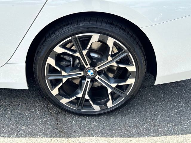 Used 2026 BMW 330i Sedan w/ Convenience Package RWD image 14
