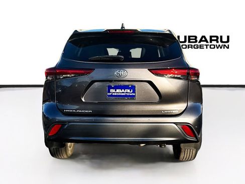 Used 2020 Toyota Highlander Limited image 6