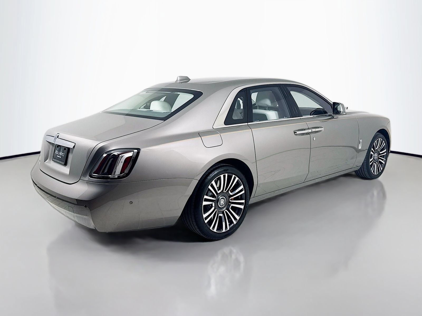Certified 2025 Rolls-Royce Ghost AWD/4WD image 7