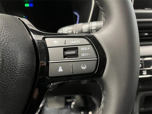 New 2025 Honda Pilot Touring image 19