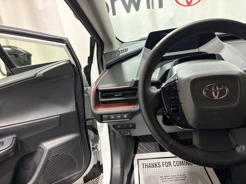Used 2025 Toyota Prius Plug-In Hybrid FWD image 26
