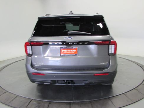 New 2026 Ford Explorer Active image 7