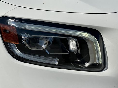 Used 2020 Mercedes-Benz GLB 250 image 10