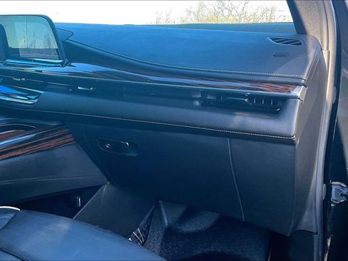 Used 2024 Cadillac Escalade ESV Premium Luxury image 15