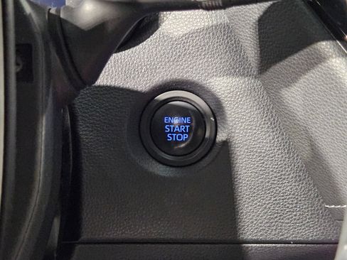 Used 2022 Toyota Corolla SE FWD image 33