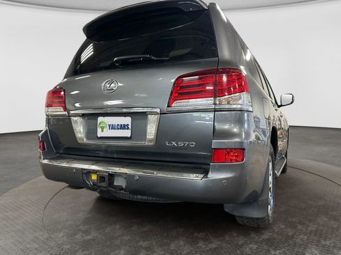Used 2013 Lexus LX 570 4WD w/ Luxury Pkg image 6
