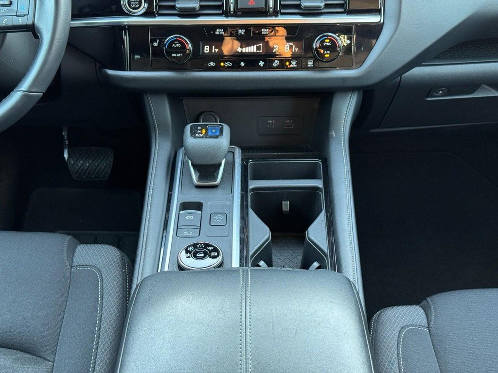 Used 2022 Nissan Pathfinder SV AWD/4WD image 31