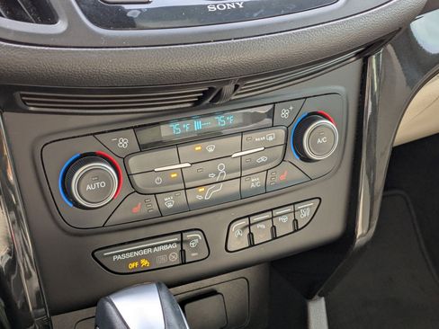 Used 2019 Ford Escape Titanium image 25