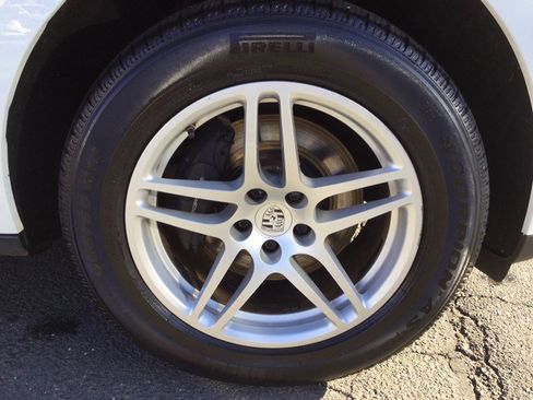 Used 2018 Porsche Macan Sport Edition image 30