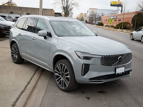 New 2026 Volvo XC90 B6 Plus w/ Protection Package image 4