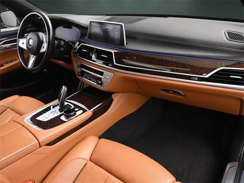 Used 2022 BMW 750i xDrive 750i xDrive w/ Executive Package image 22