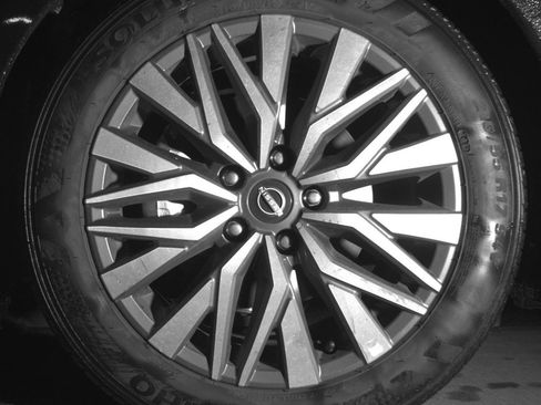 Used 2025 Nissan Altima 2.5 SV FWD image 12