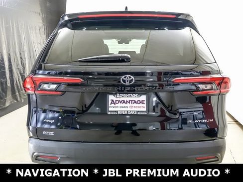 Used 2025 Toyota Grand Highlander AWD image 3