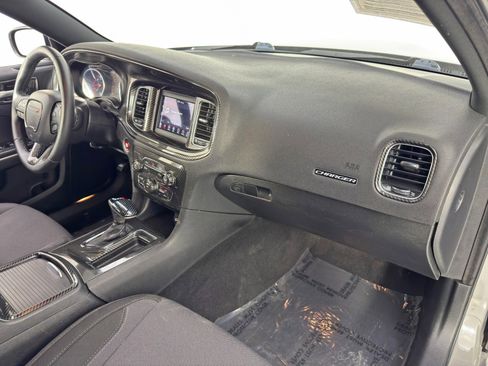 Used 2019 Dodge Charger SXT image 13