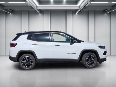 Used 2024 Jeep Compass Limited AWD/4WD image 3