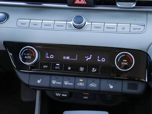 New 2026 Hyundai Elantra Limited FWD image 32
