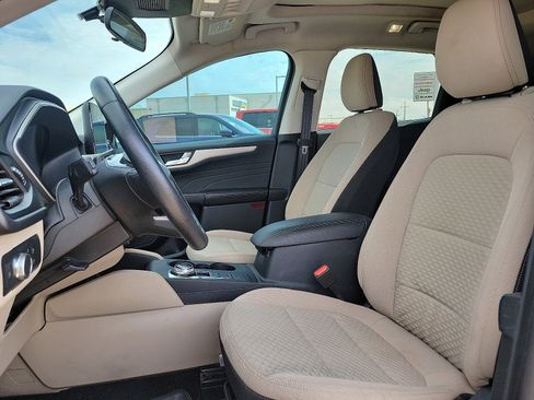 Used 2021 Ford Escape SE w/ SE Sport Appearance Package image 12