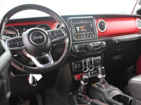 Used 2022 Jeep Wrangler Unlimited Rubicon w/ LED Lighting Group AWD/4WD image 14