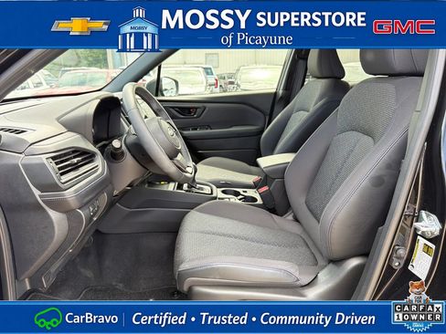 Used 2025 Subaru Forester Premium AWD/4WD image 12