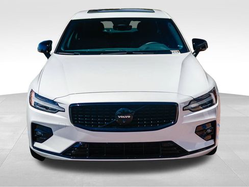 Used 2024 Volvo S60 B5 Plus FWD image 2