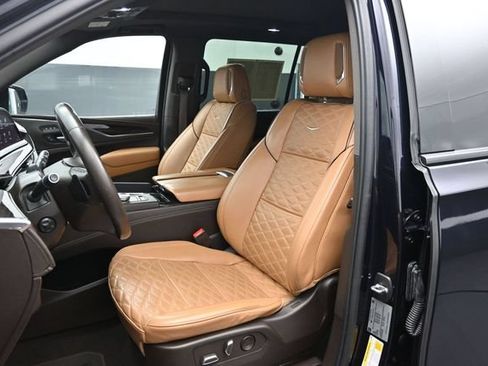 Used 2022 Cadillac Escalade ESV Sport w/ LPO, ONYX Package AWD/4WD image 5