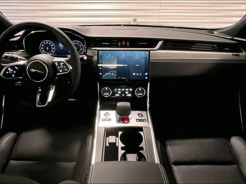 New 2024 Jaguar XF R-Dynamic SE AWD/4WD image 6