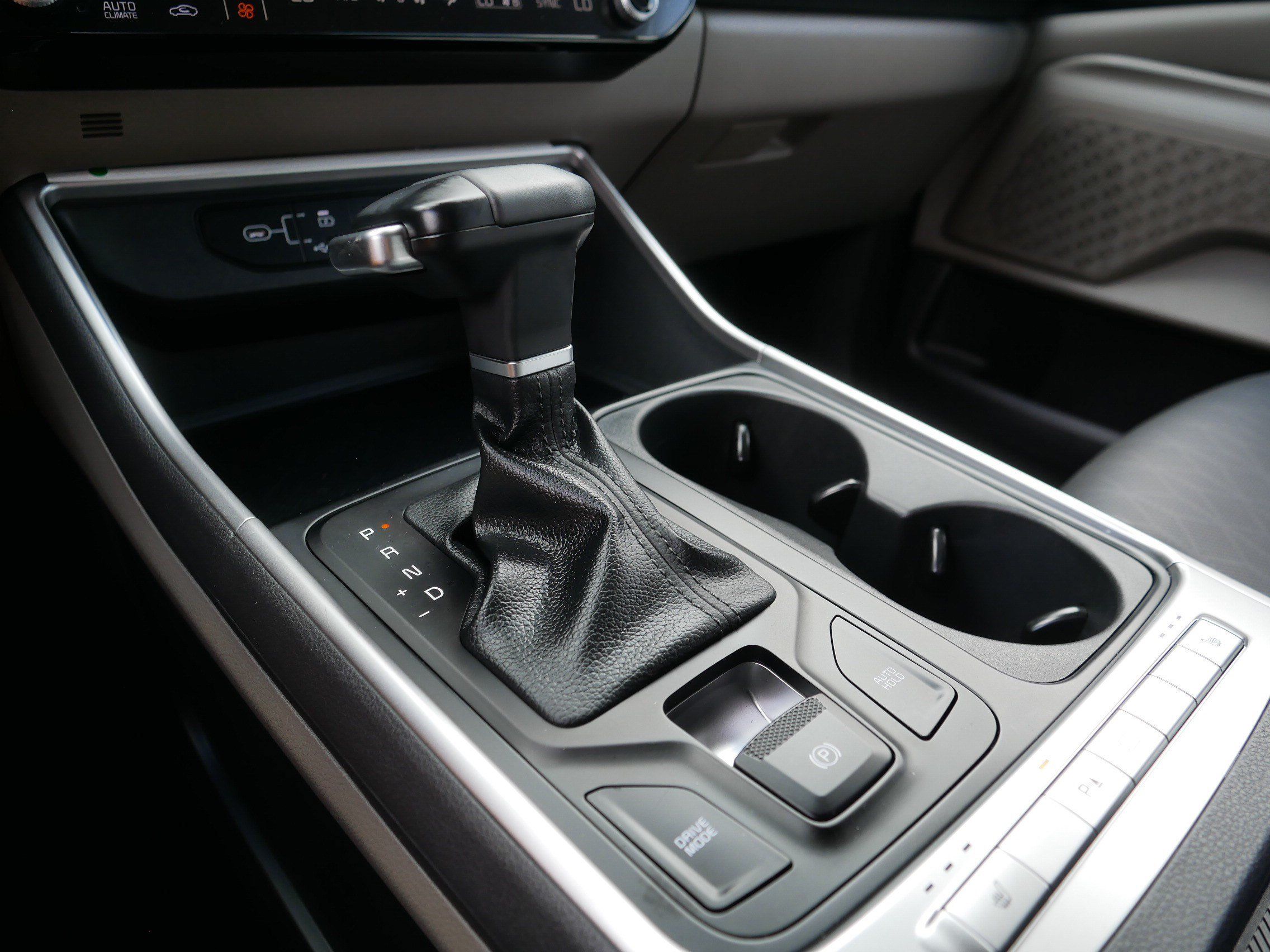 Certified 2026 Kia Carnival FWD image 24