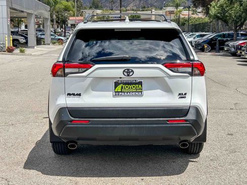 Used 2022 Toyota RAV4 XLE w/ Convenience Package AWD/4WD image 7