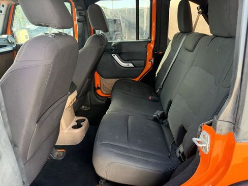 Used 2013 Jeep Wrangler Unlimited Sahara w/ Connectivity Group AWD/4WD image 11