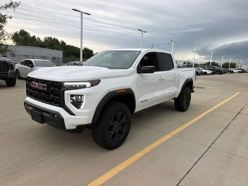 Used 2025 GMC Canyon Elevation w/ Convenience Package RWD image 3