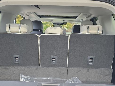 New 2026 Lincoln Navigator Reserve w/ Jet Appearance Package image 25