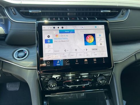 New 2025 Jeep Grand Cherokee L Overland w/ Trailer Tow Package image 16