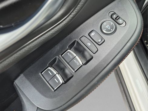 Certified 2025 Honda HR-V Sport image 16